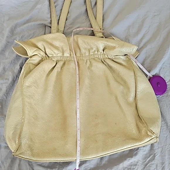 HOBO International Caliber in pearled silver metallic leather - Picture 9 of 16